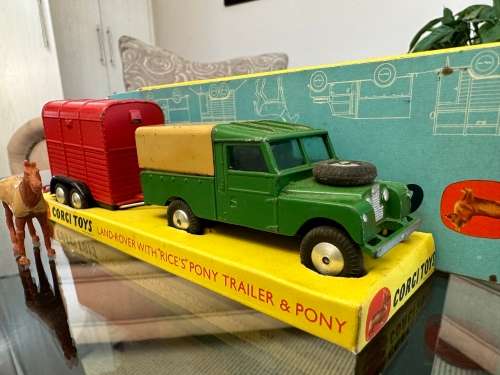 Vintage Corgi Gift Set GS2 Land Rover and Trailer 1958